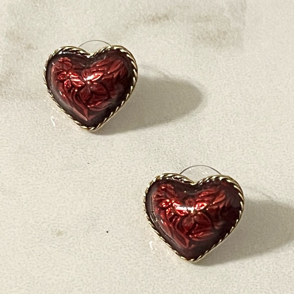 Beautiful Vintage Avon Red Heart Flower Earrings - Picture 11 of 13